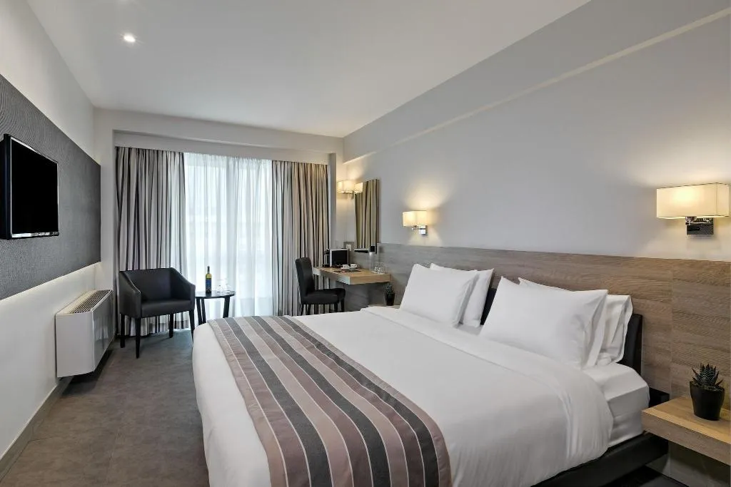 Room, Stanley, Athens