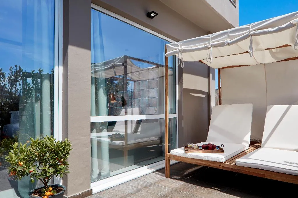 SUITE DELUXE Room, 18 Micon Street, Athens