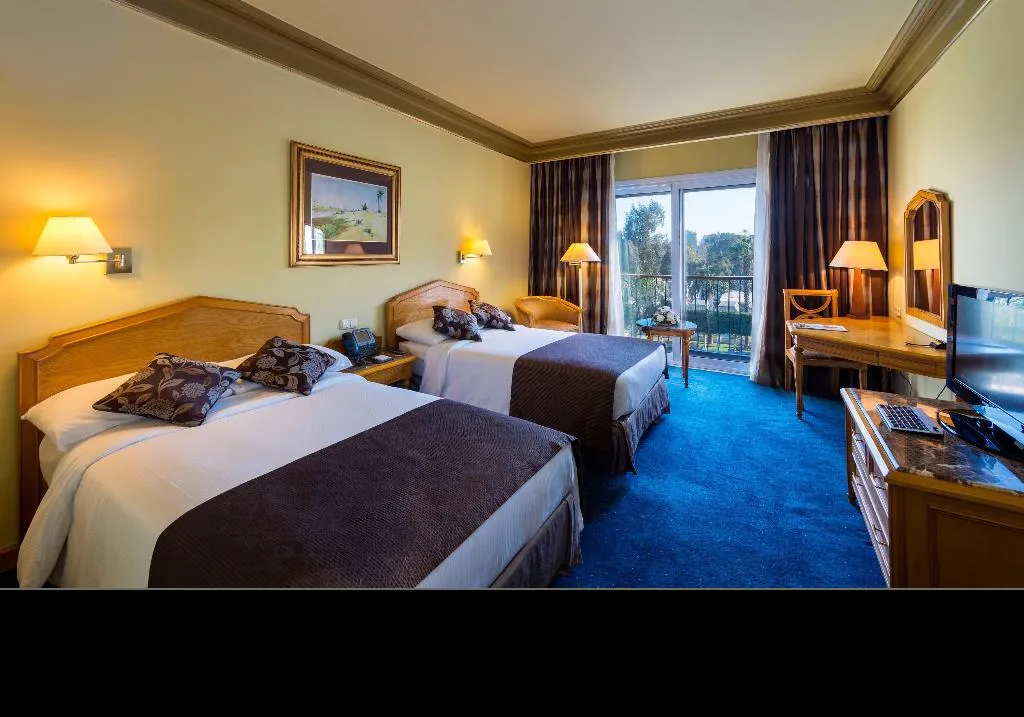 FAMILY ROOM FOUR BEDROOMS TWO BATHROOMS Room, Concorde El Salam Cairo Hotel&Casino, Cairo