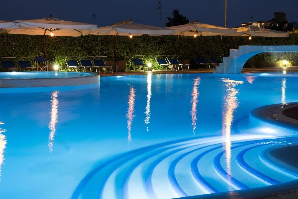 Pool, Aktea, Catania
