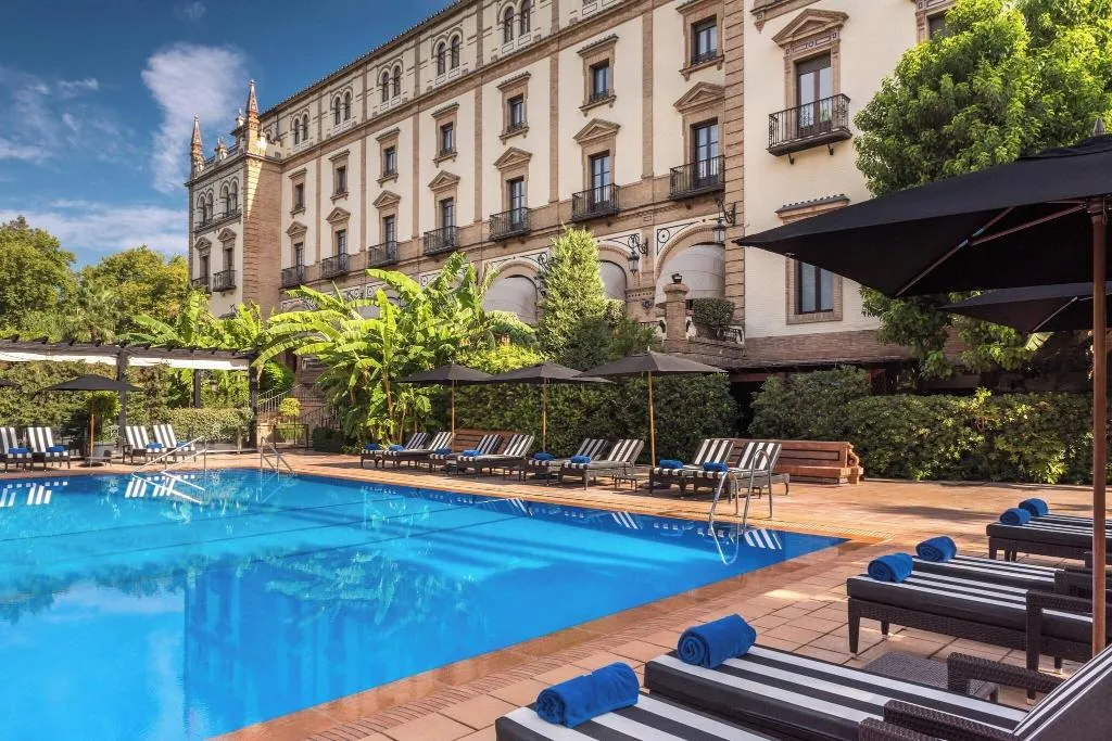 Pool, Alfonso XIII, Seville