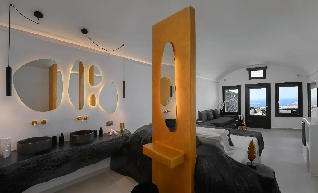 JUNIOR SUITE LUXURY Room, Arany Terra, Santorini