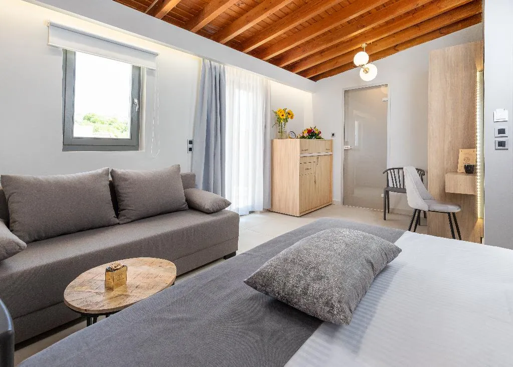 JUNIOR SUITE DELUXE WITH TERRACE Room, Metropolitan Pearl Boutique Hotel, Crete