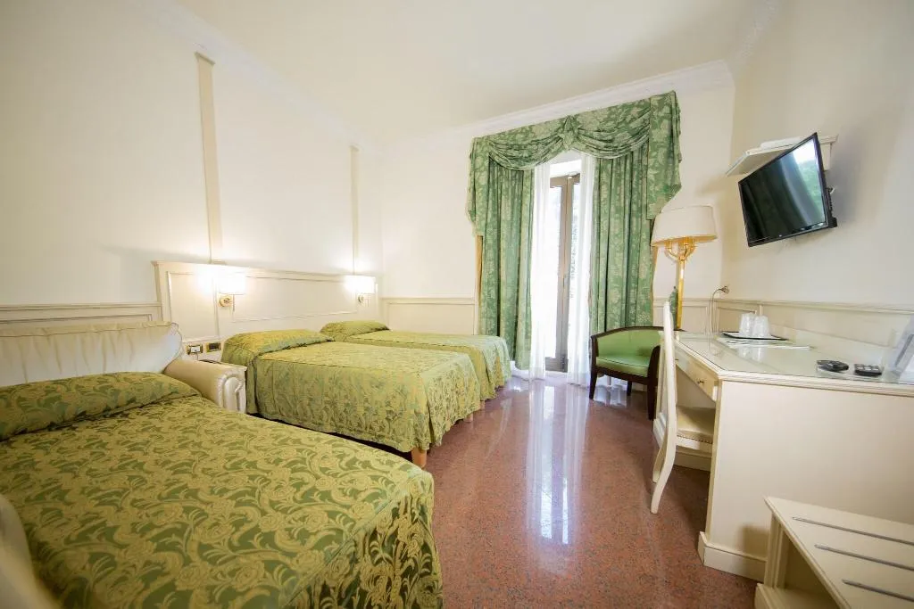 Room, Mancini Park, Rome