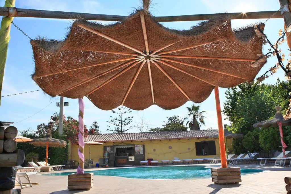 Pool, Vassallo Park, Naples