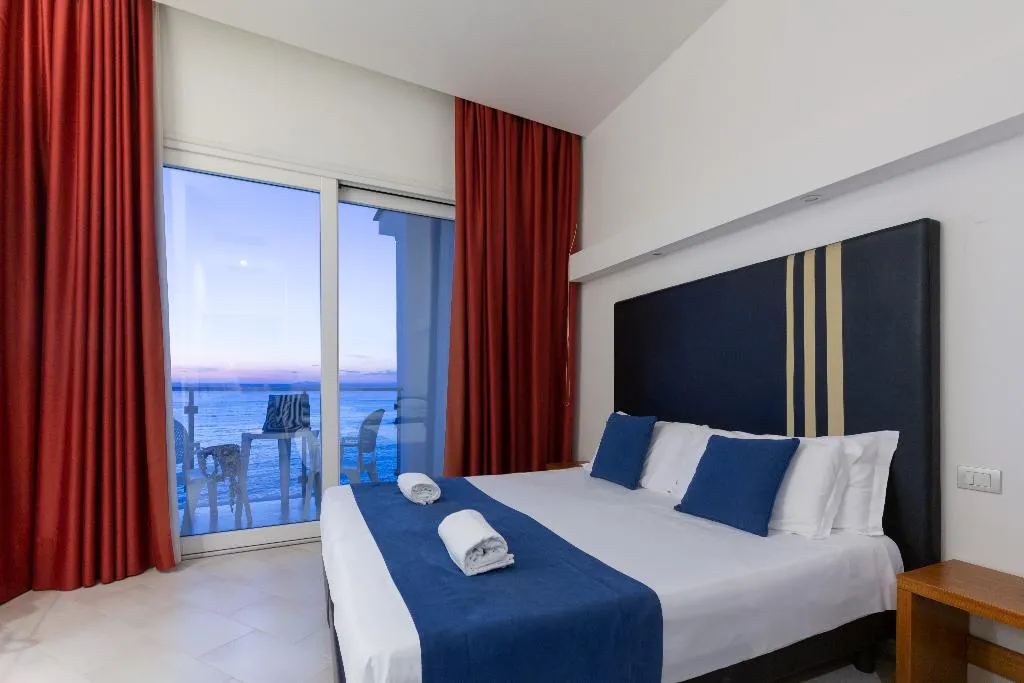 Double or Twin SUPERIOR Room, Giosue' a Mare, Naples