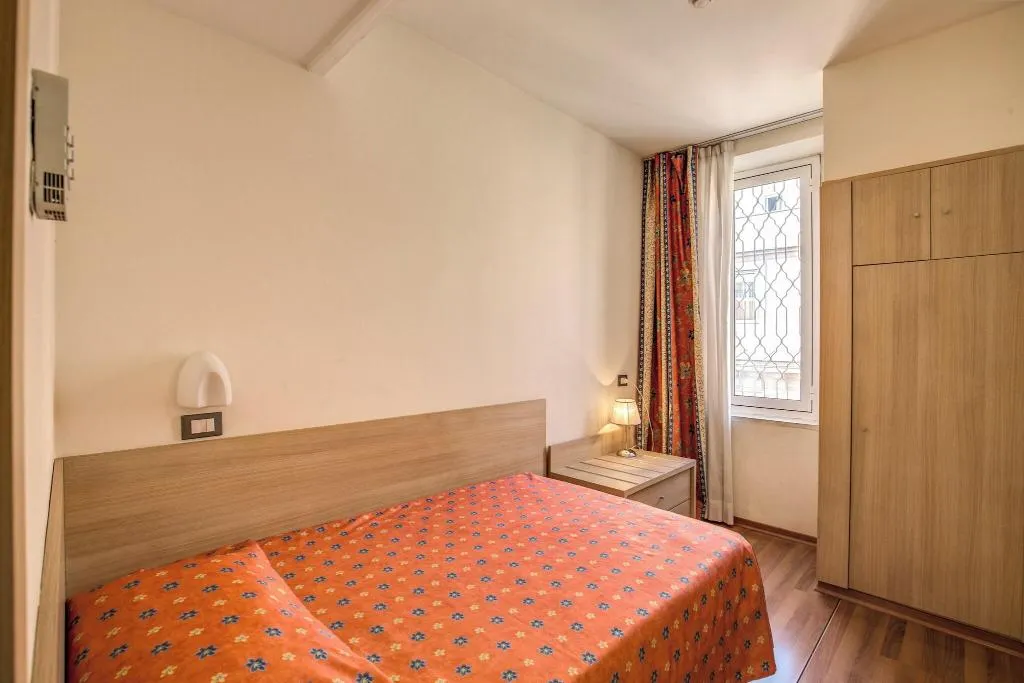 SINGLE STANDARD Room, Hotel San Remo, Rome