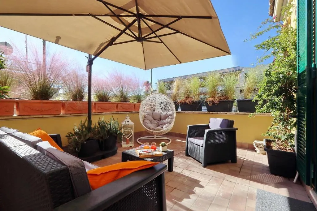 Room, Vico Rooms And Terrace, Rome