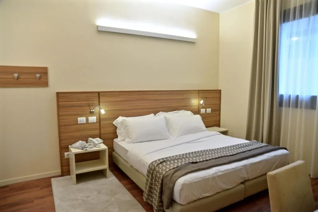 Room, Hotel Forum, Milan