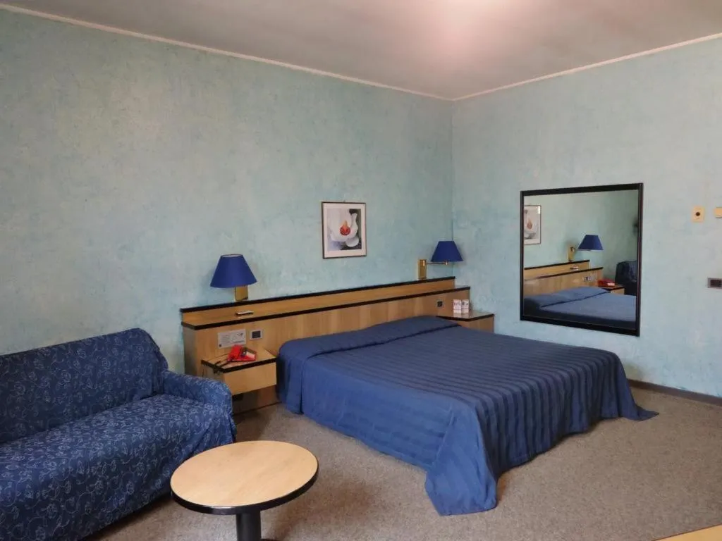 Room, Hotel Longobardo, Milan