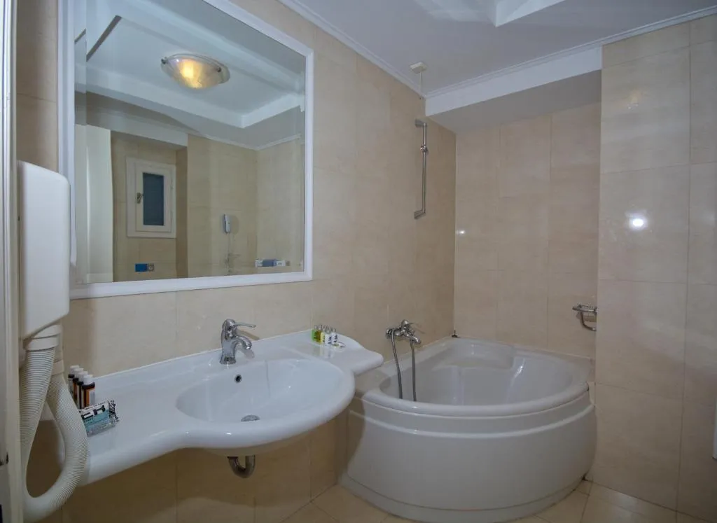 SUITE ONE BED Room, Alonissos Beach Bungalows & Suites Hotel, Skiathos
