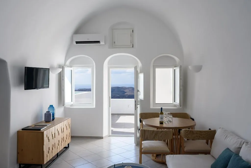 VILLA WITH JACUZZI Room, Panorama Suites, Santorini
