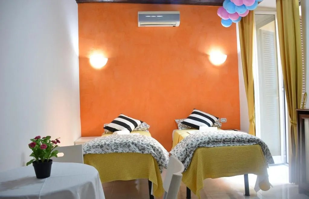 Room, Roma Hotel Srls, Naples