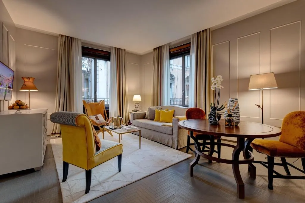 SUITE DELUXE KING BED Room, Singer Palace Hotel, Rome
