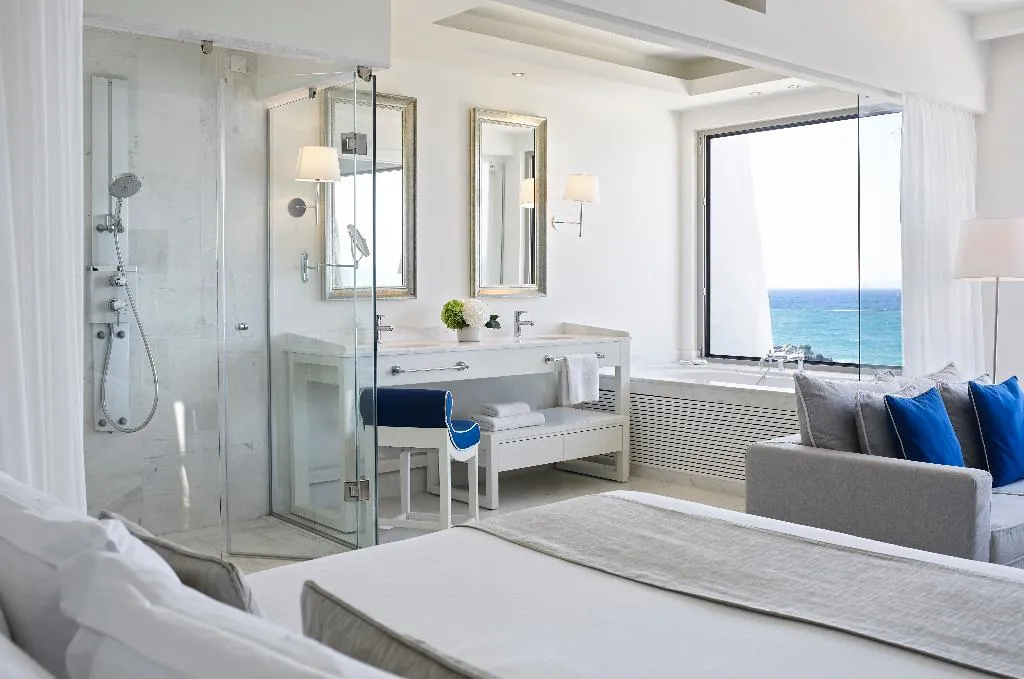 SUITE SEA FRONT Room, Knossos Beach Bungalows & Suites, Crete