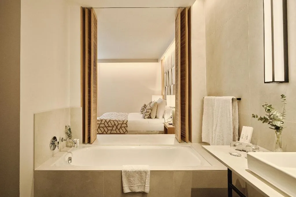 DOUBLE DELUXE Room, Hospes Palau de la Mar Valencia, Valencia