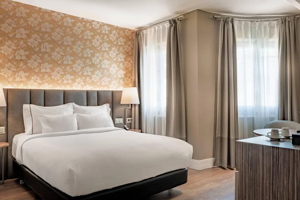 Room, AC Hotel Palacio del Retiro Autograph Collection, Madrid