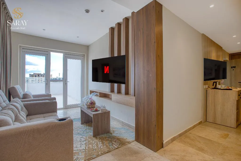 FAMILY ROOM GRAND WITH VIEWS Room, Saray Pyramids & Museum View Hotel, Cairo