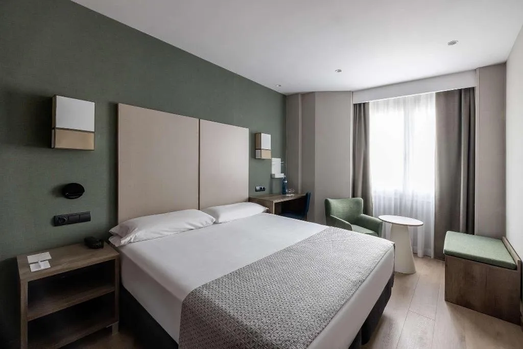 Room, Catalonia Albeniz, Barcelona