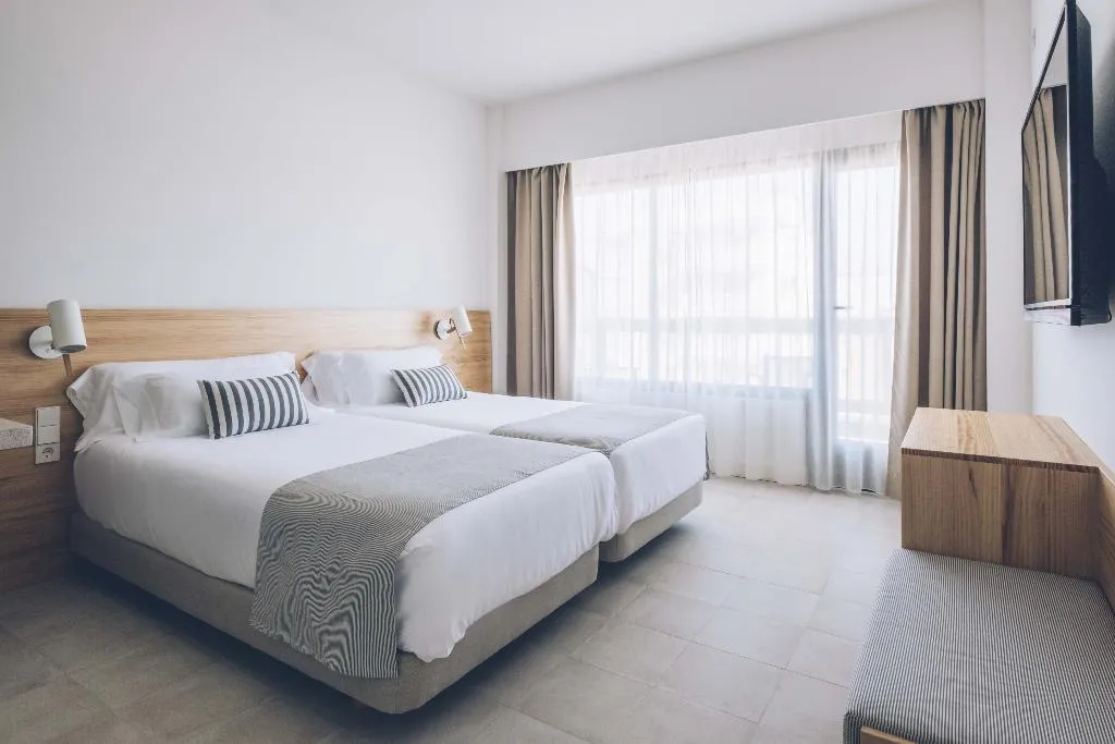 Double or Twin SIDE SEA VIEW WITH BALCONY Room, AYA Seahotel – Adults Only, Majorca