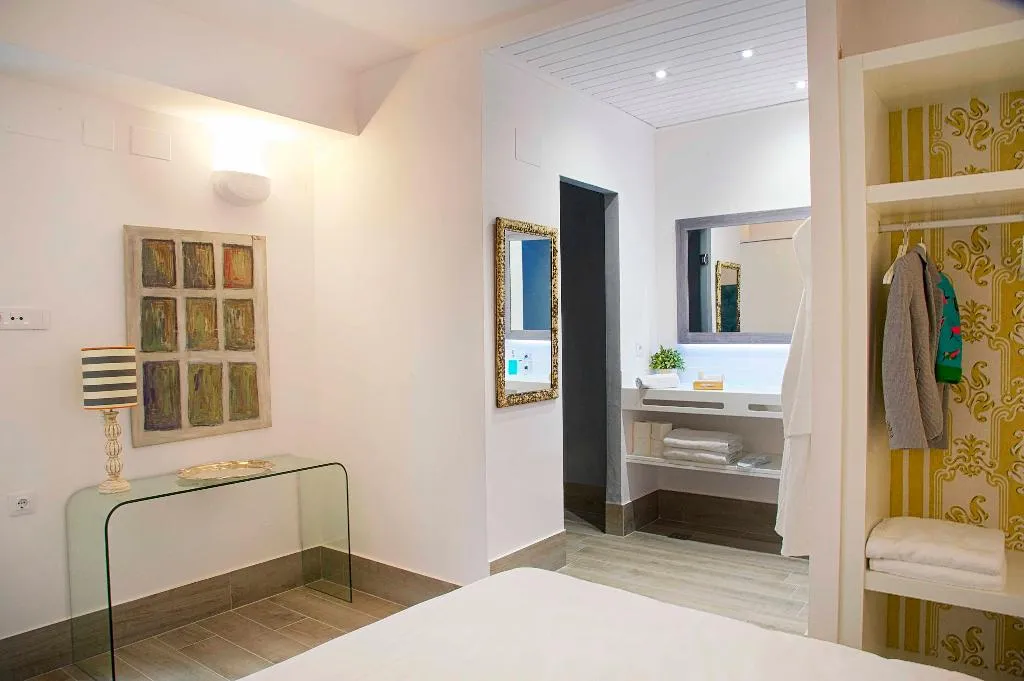 APARTMENT DELUXE Room, Overland Suites Catedral Luxury Apartments, Seville