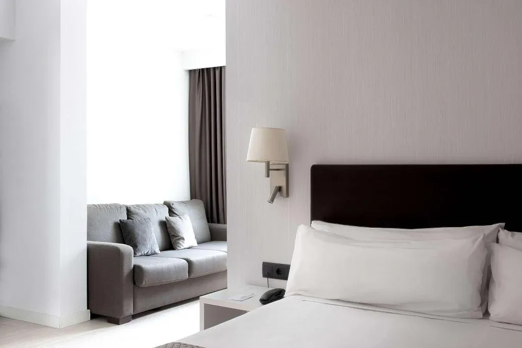 Room, Catalonia Albeniz, Barcelona