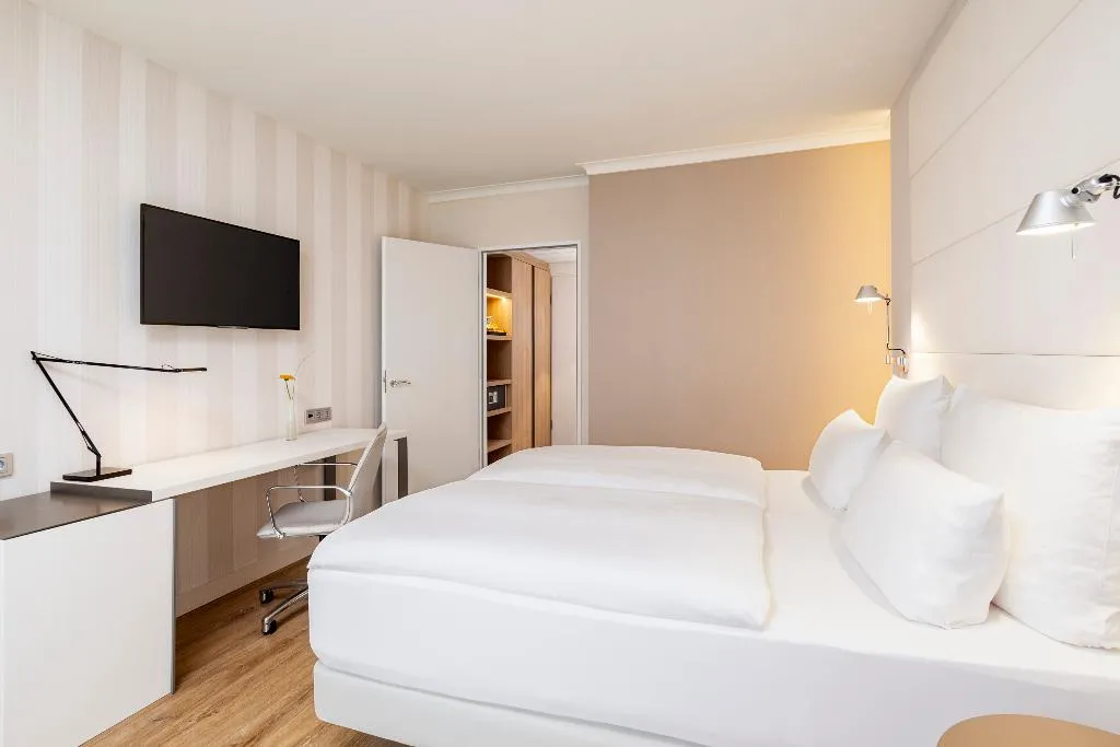 DOUBLE STANDARD Room, NH Berlin Alexanderplatz, Berlin
