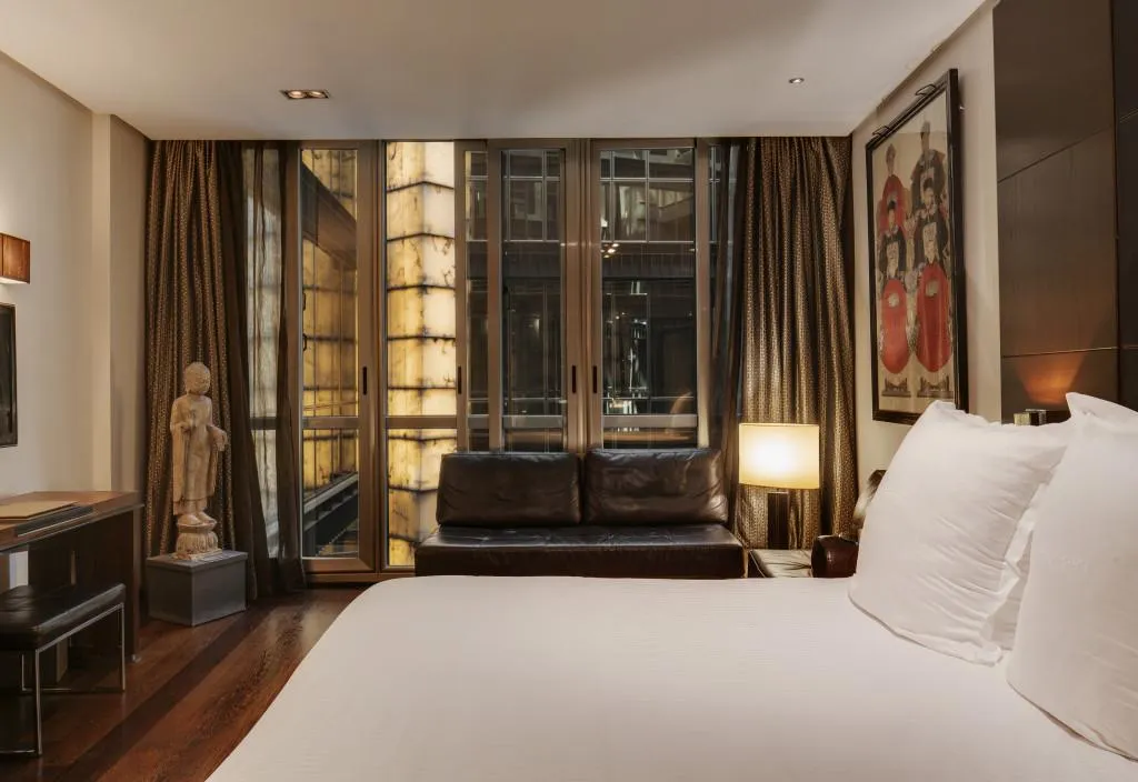 JUNIOR SUITE CAPACITY 1 Room, Urban, Madrid