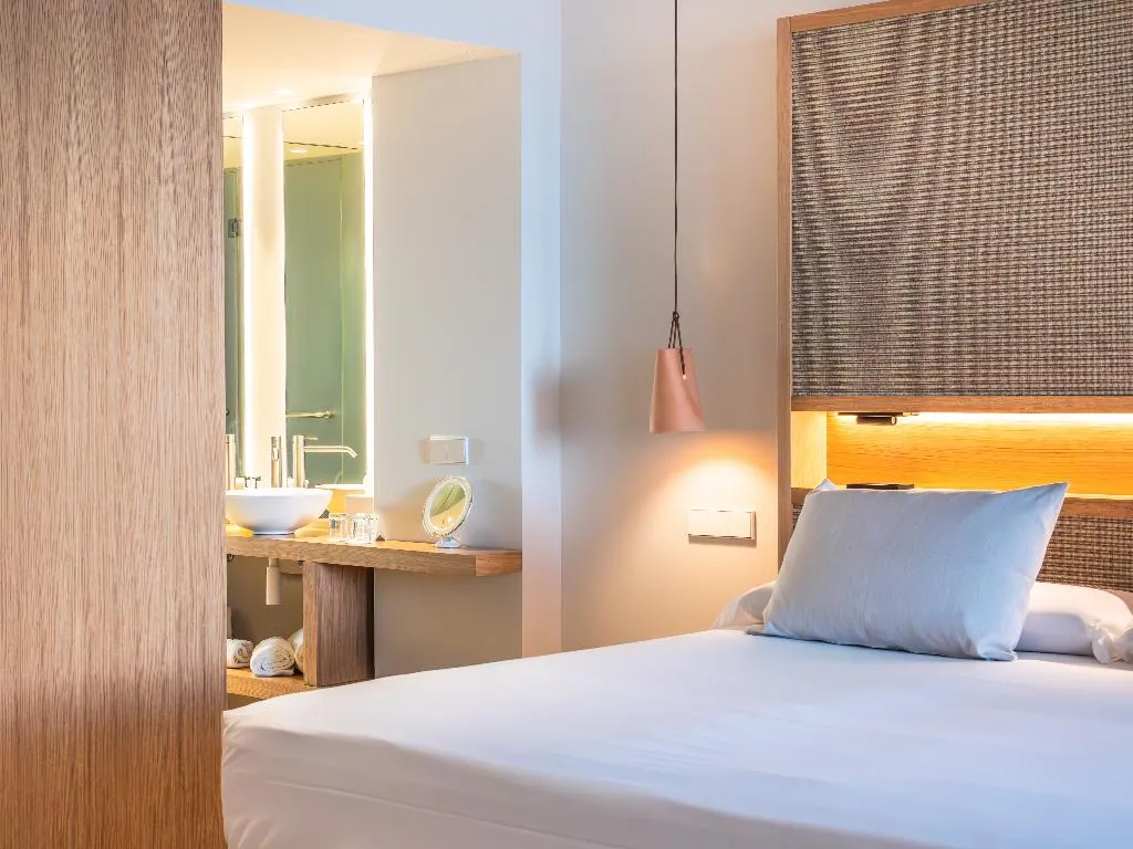 SUITE WITH JACUZZI Room, Canyamel Park Hotel & Spa, Majorca