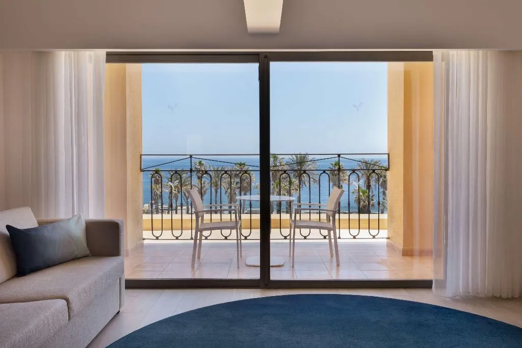 FAMILY ROOM DELUXE Room, Hilton Malta, Malta