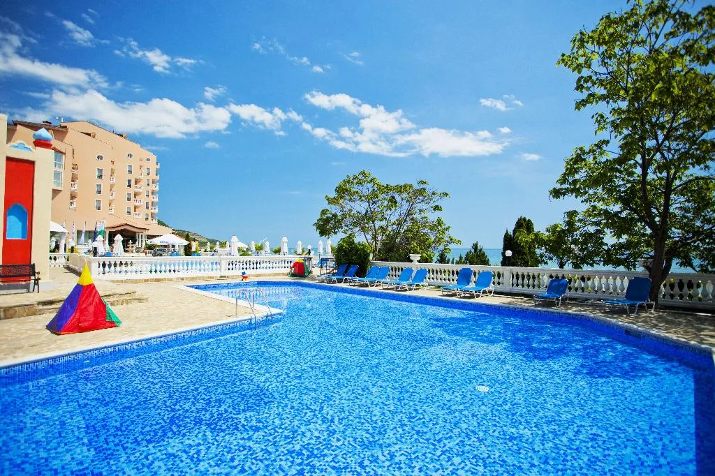 Pool, Royal Bay, Bourgas