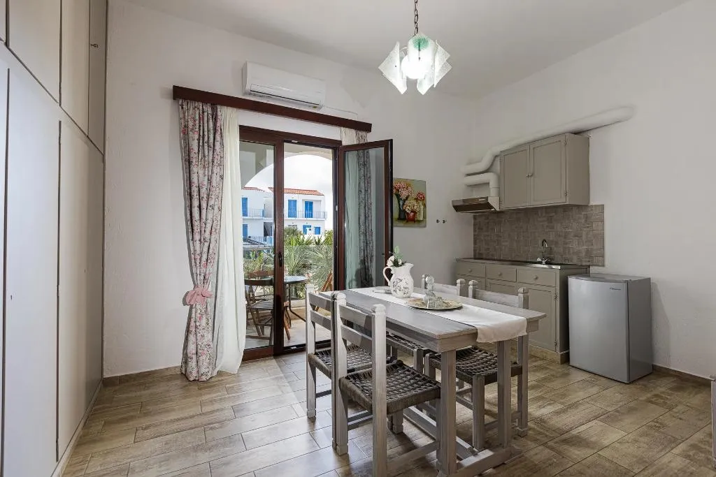 STUDIO SIDE SEA VIEW Room, Kasteli Studios & Apartments, Crete