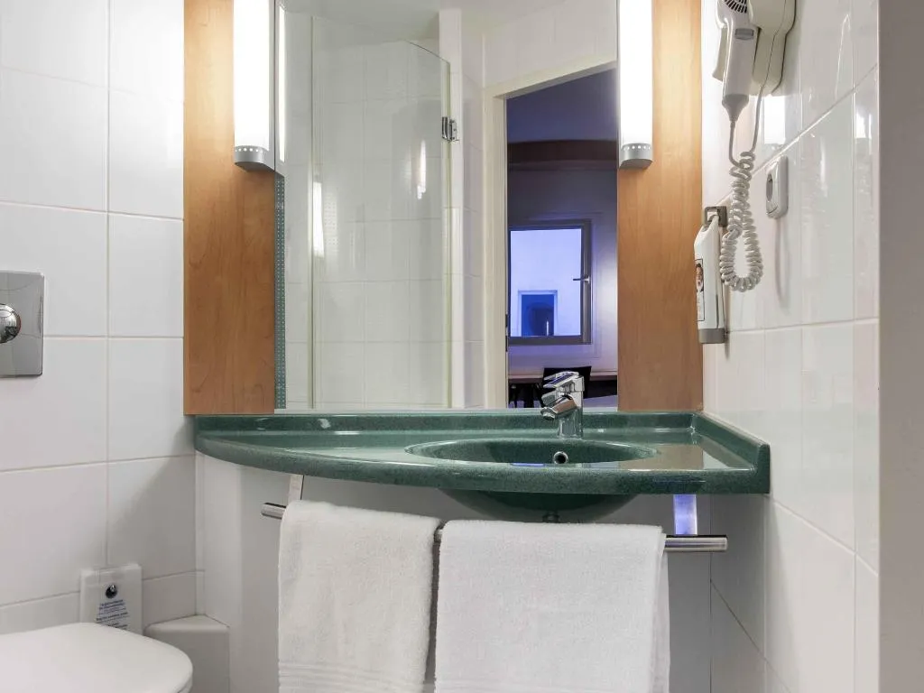 TWIN STANDARD Room, Ibis Praha Old Town, Prague