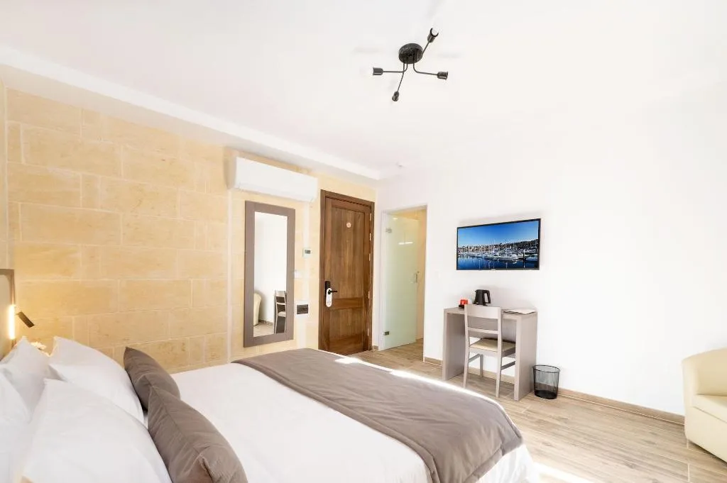 Room, C4 Retreats Gozo, Gozo
