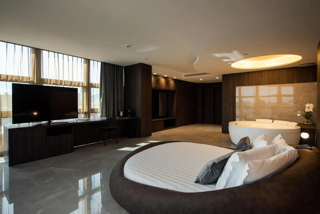 Room, Gold Tower Lifestyle Hotel, Naples