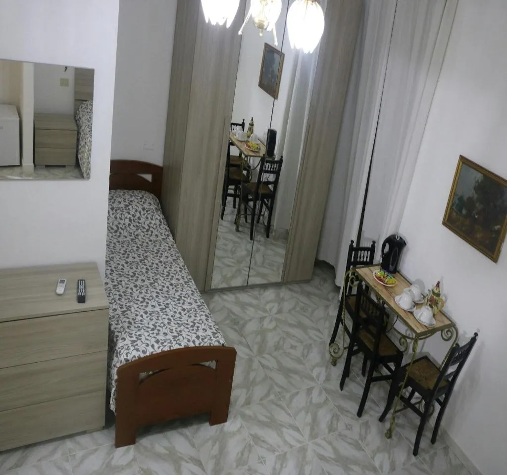 Room, B&B El Corazón de Nápoles, Naples
