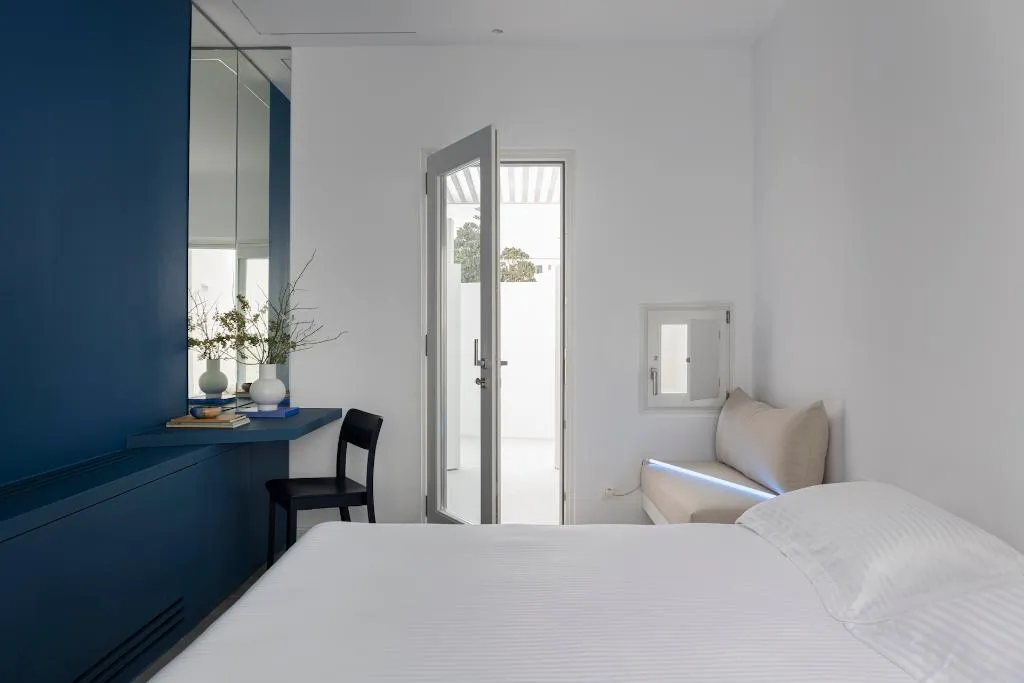 SUITE ONE BED Room, Neo Luxury Suites, Santorini