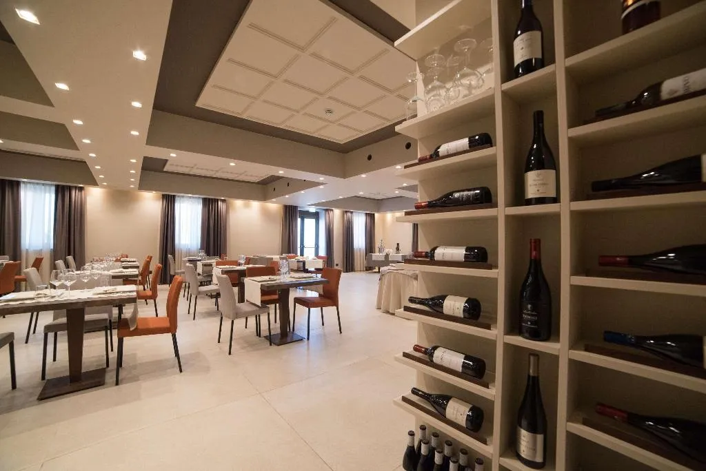Restaurant, Best Western Plus Hotel Terre di Eolo, Catania