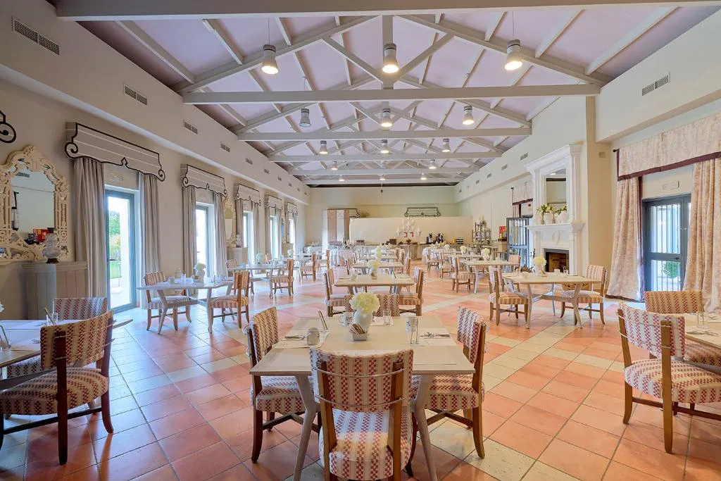 Restaurant, AZZ Castellar Hacienda El Alcornocal 4*, Costa Del Sol
