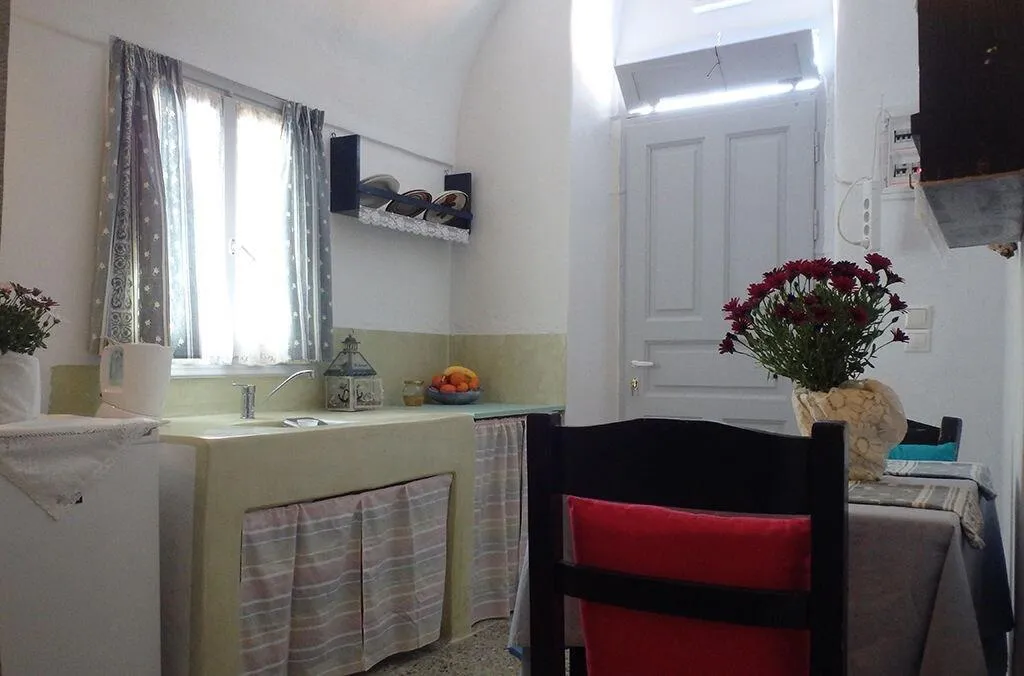 Room, Emmantina Houses, Santorini