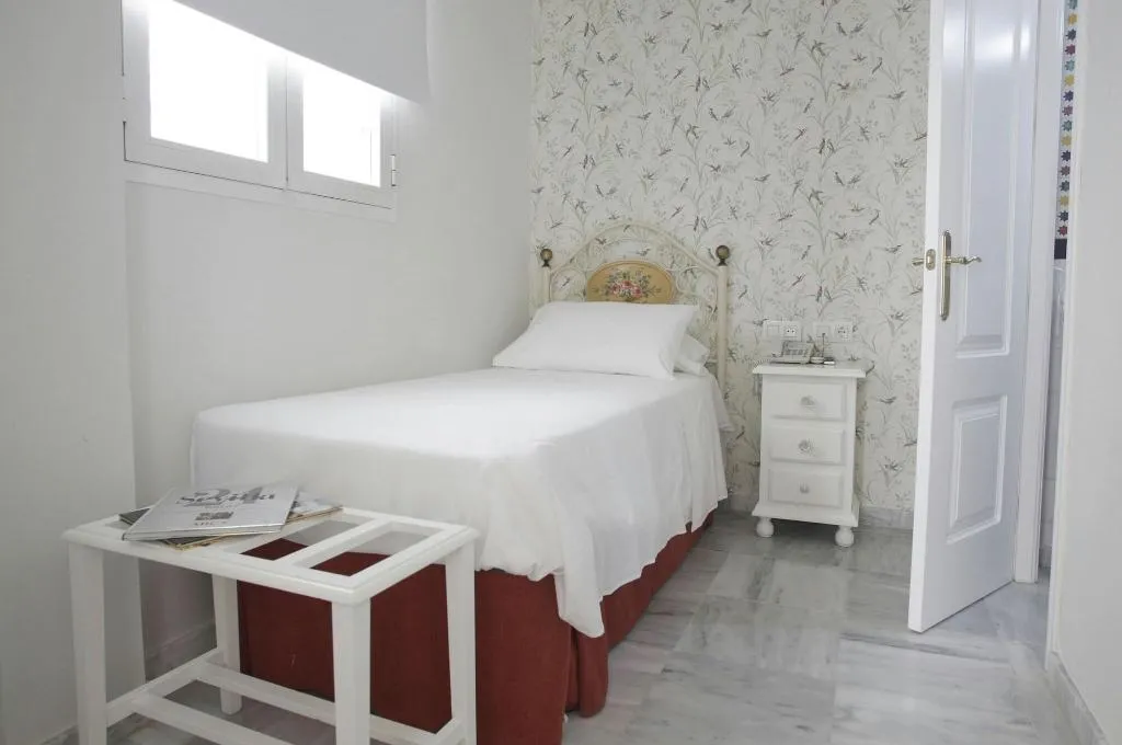 Room, Puerta de Sevilla, Seville