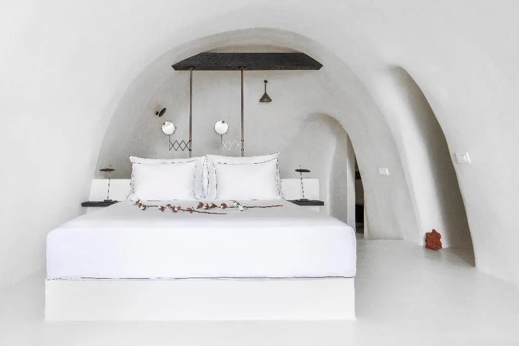 JUNIOR SUITE SEA VIEW Room, Abyss Santorini, Santorini