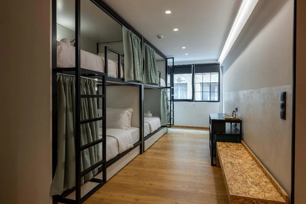 QUADRUPLE ECONOMY Room, Parea, Athens