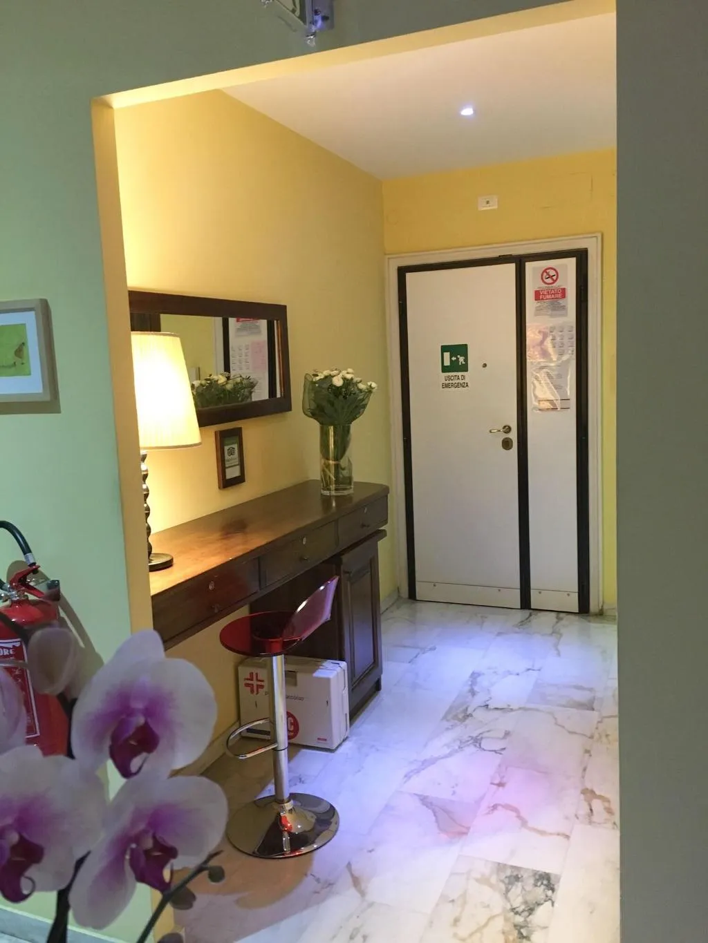 Lobby, Perseo, Rome