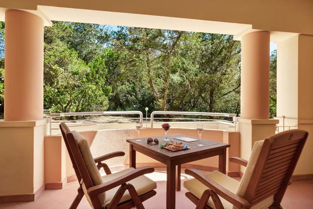 DOUBLE DELUXE KING BED Room, Almar Timi Ama Resort & Spa, Cagliari