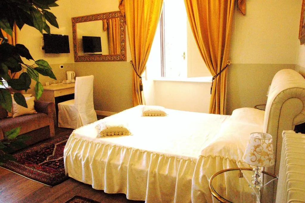 Room, Charme Holidays Colosseum, Naples