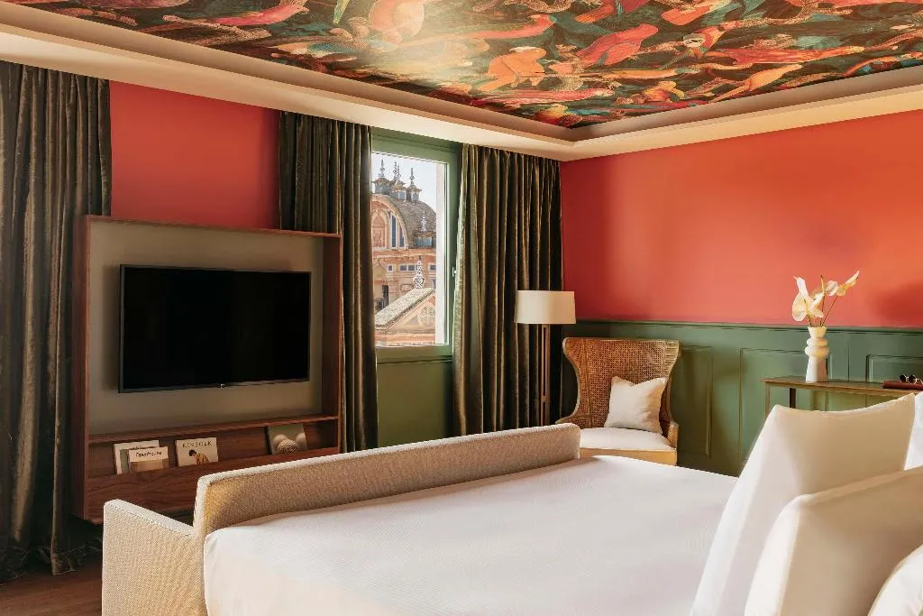 JUNIOR SUITE WITH VIEWS Room, Hotel Colón Gran Meliá, Seville