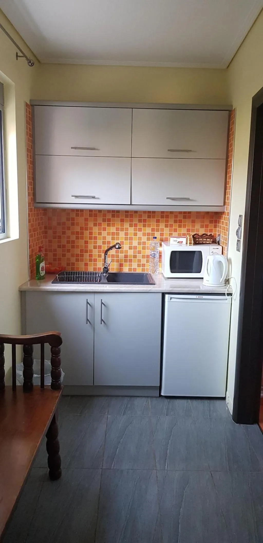 STUDIO GARDEN VIEW Room, Villa d'Irene - near Athens airport, 200 meters fr, Athens