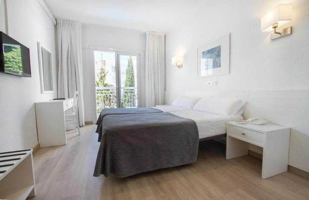 DOUBLE STANDARD Room, Garbi Park, Costa Brava