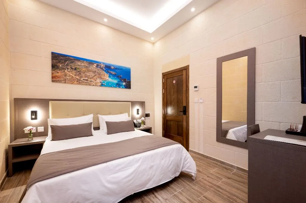 DOUBLE CLASSIC Room, C4 Retreats Gozo, Gozo